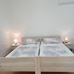 Mira アパート *