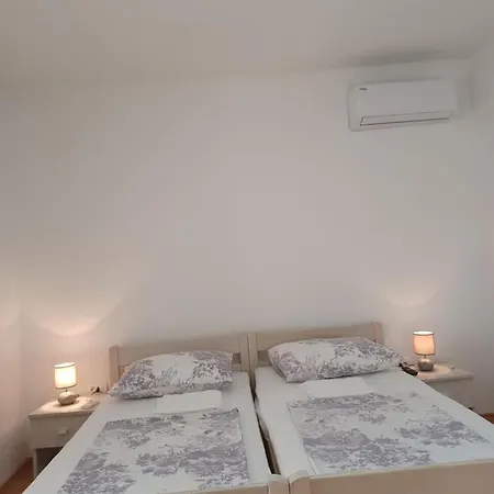 Mira 公寓 特罗吉尔