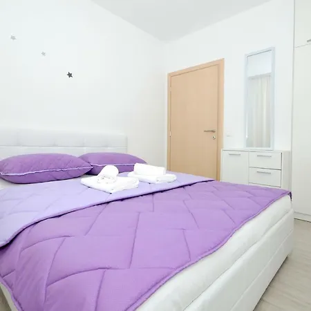 Apartment Mira