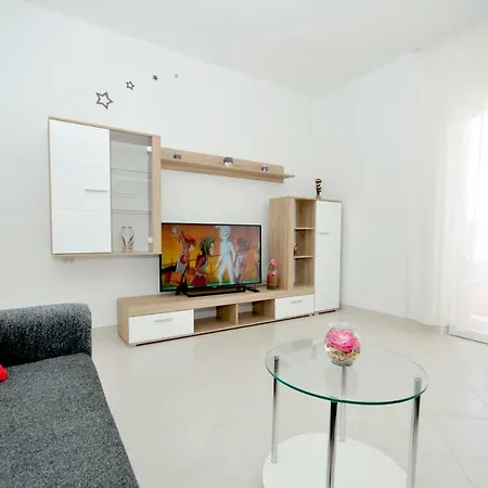 Mira Apartment