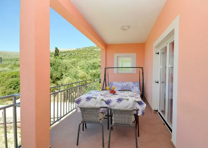 Apartment Mira
