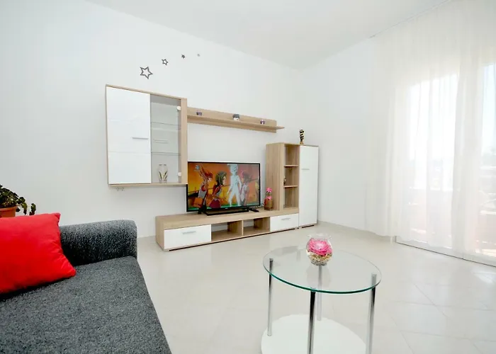 Mira Apartment