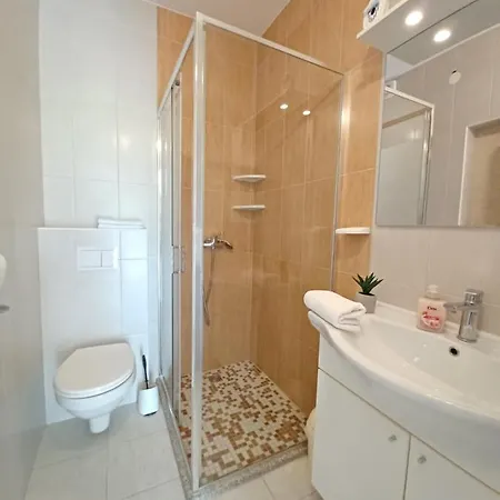 Διαμέρισμα Mira Τρογκίρ