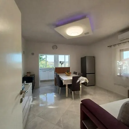 Mira تروغير